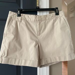 Banana Republic Women’s beige shorts size 8